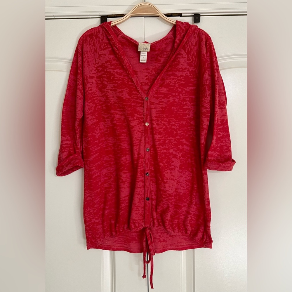 Daytrip 3/4 Length Sleeve Top - Size SMALL - Red Coral -
